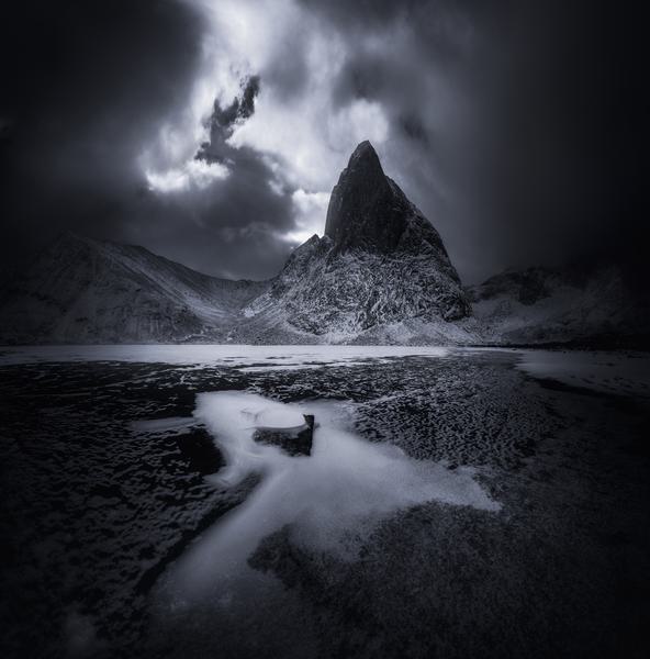 Shark's Tooth — Tombstone T.P., Yukón
